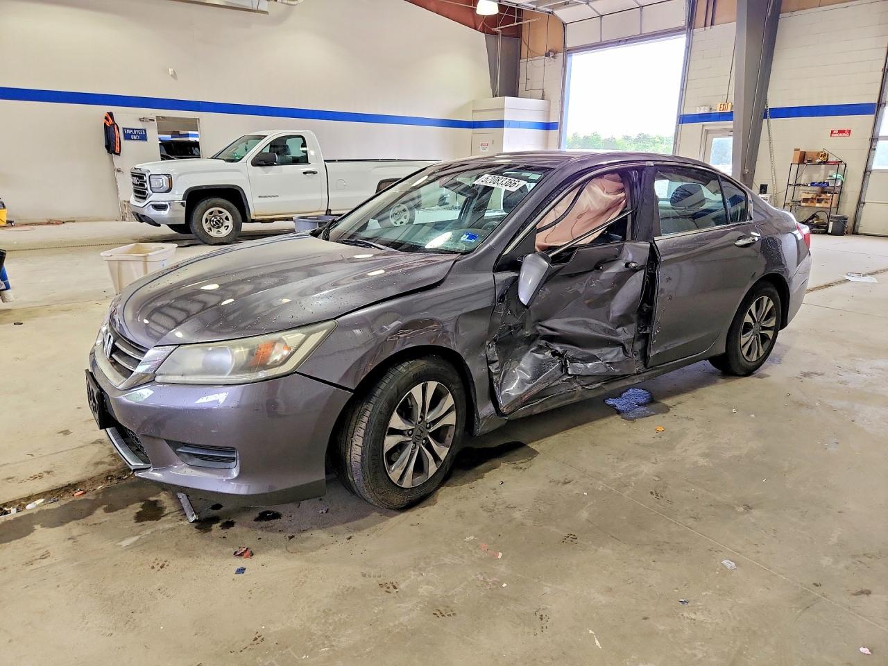 Salvage Honda Accord Image