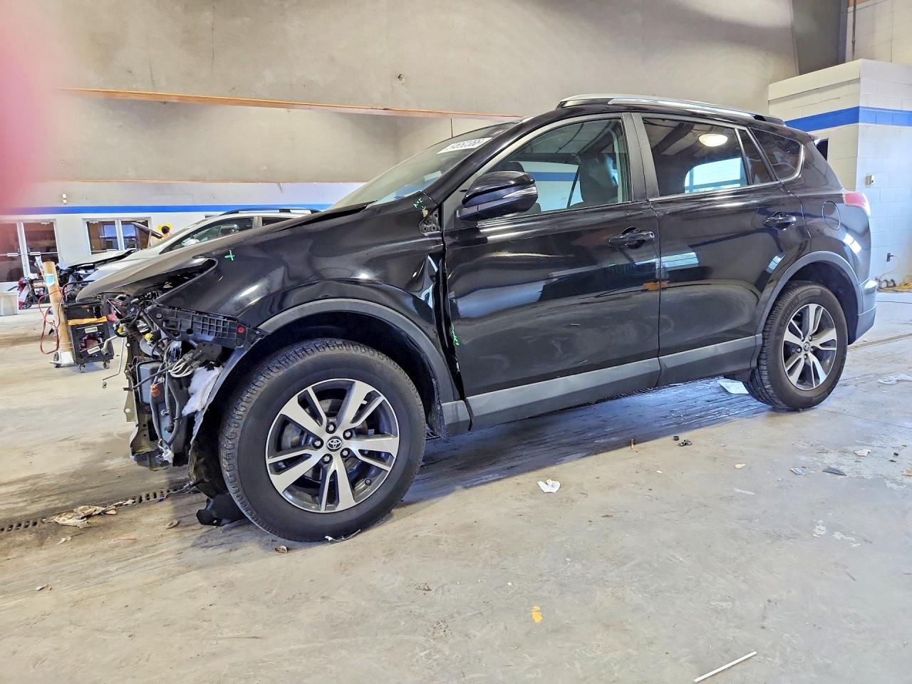 Salvage Toyota RAV4 Image
