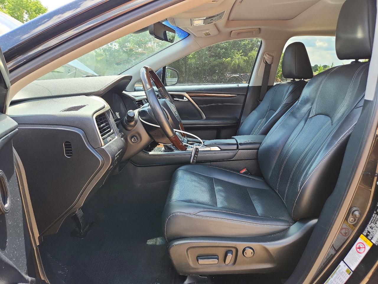 Lexus RX Base