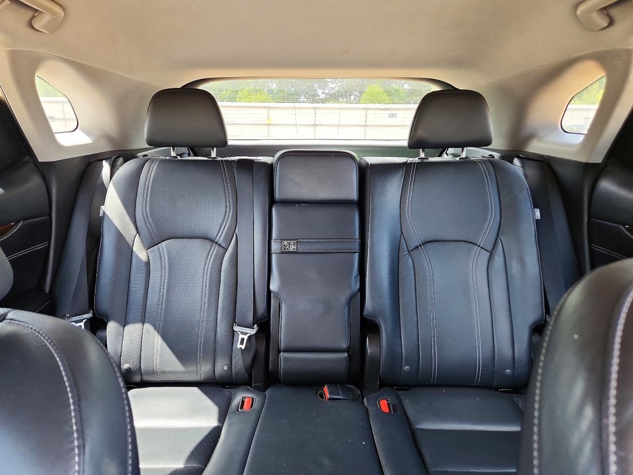 Lexus RX Base