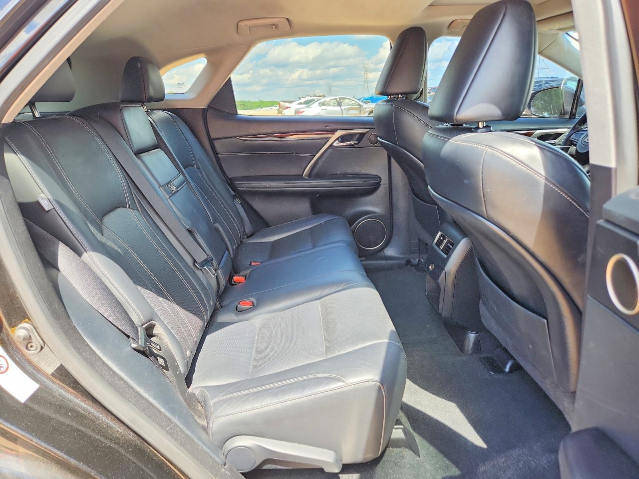 Lexus RX Base