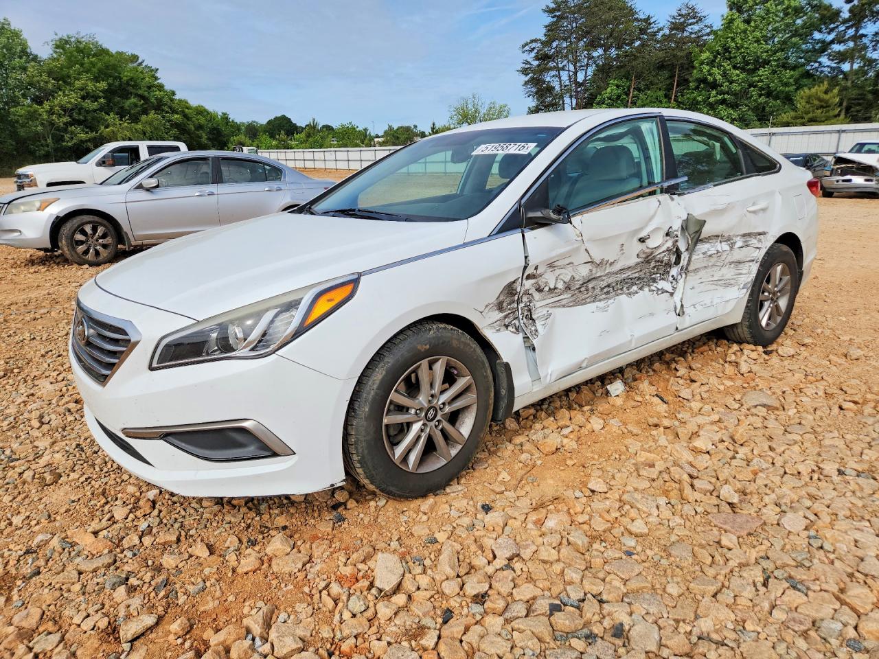 Salvage Hyundai SONATA Image