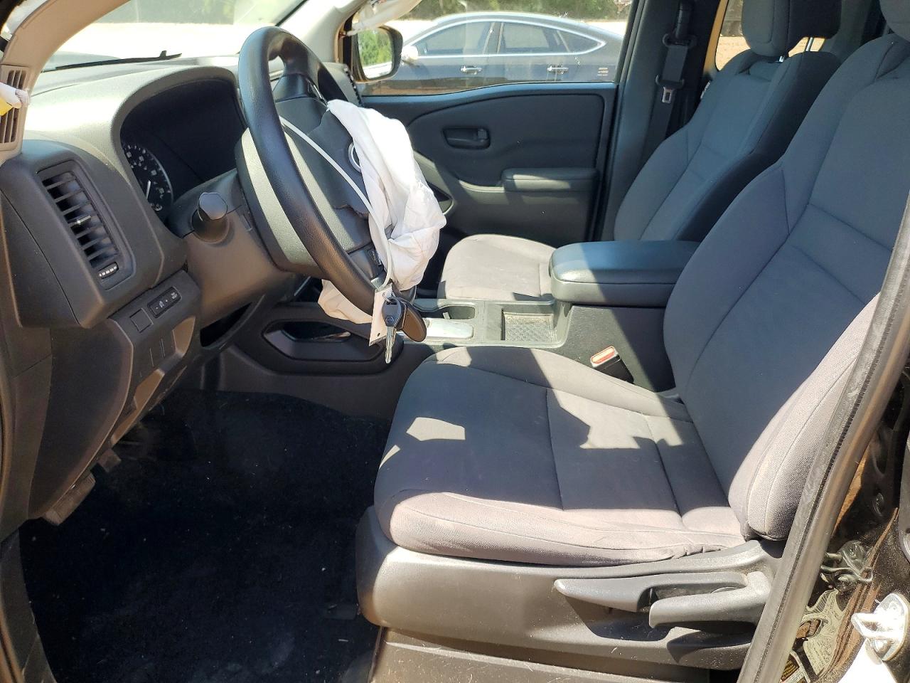 Nissan Frontier S