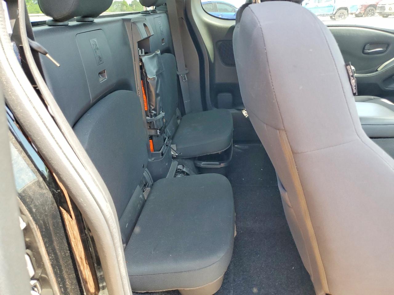 Nissan Frontier S