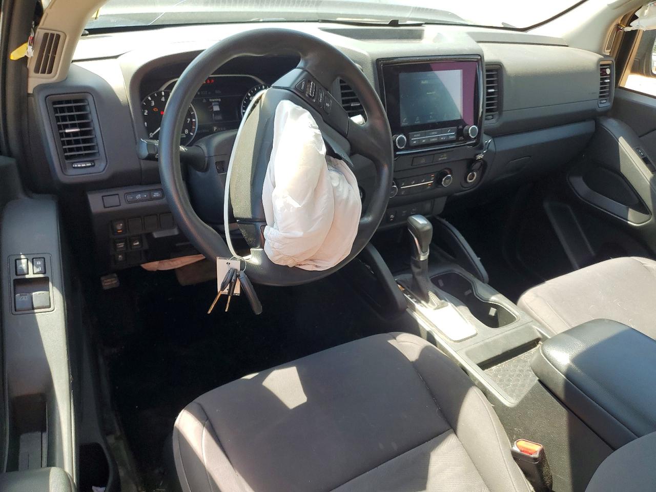 Nissan Frontier S