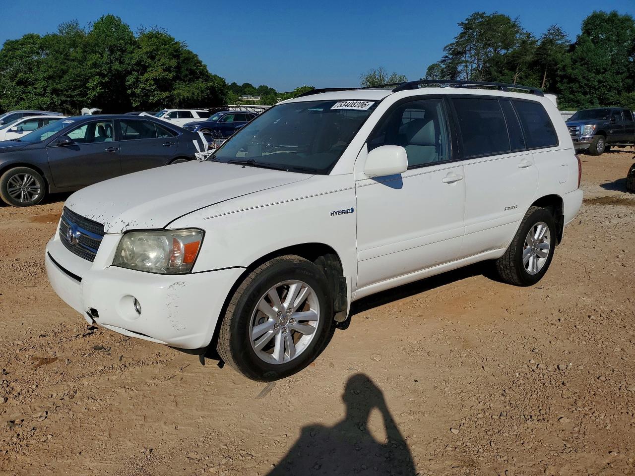 Salvage Toyota Highlander Image