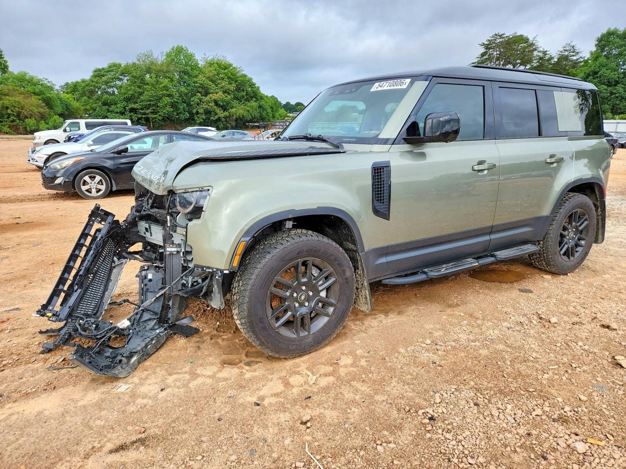 Salvage Land Rover Defender Image