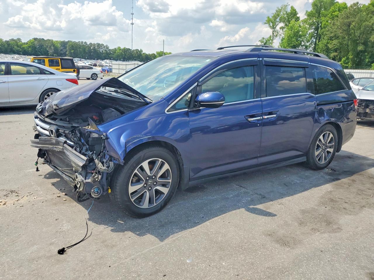 Salvage Honda Odyssey Image