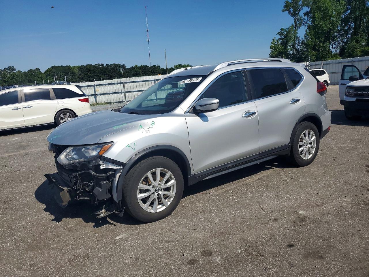 Salvage Nissan Rogue Image