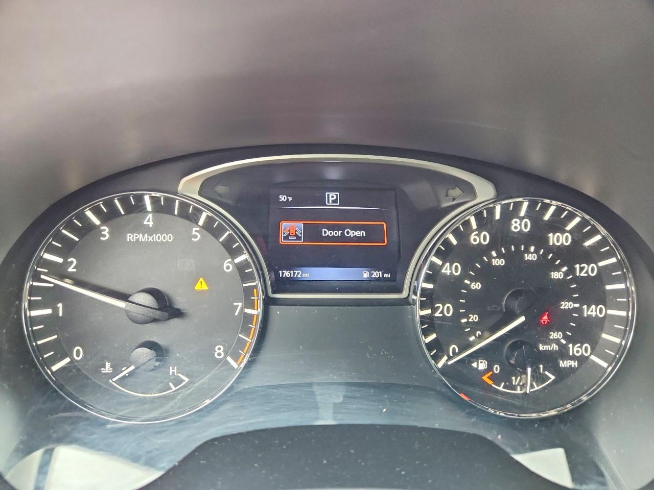 Nissan Pathfinder Sv