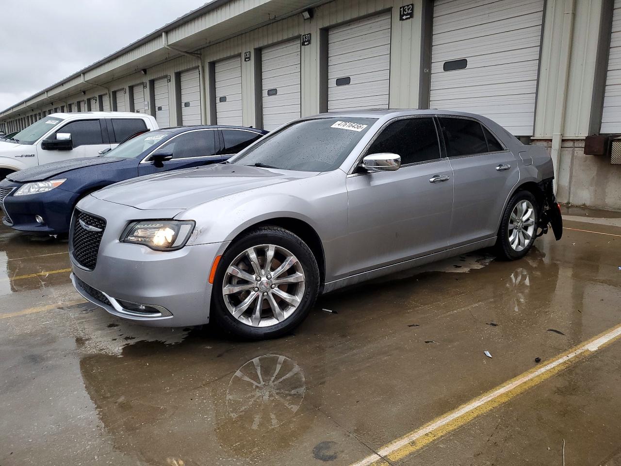 Salvage Chrysler 300 Image