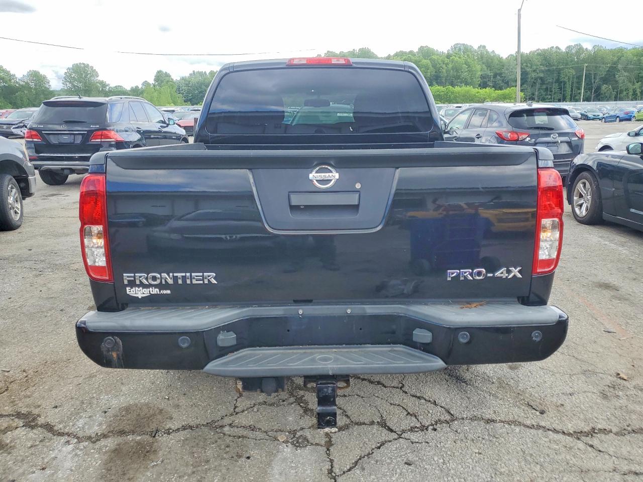Nissan Frontier S
