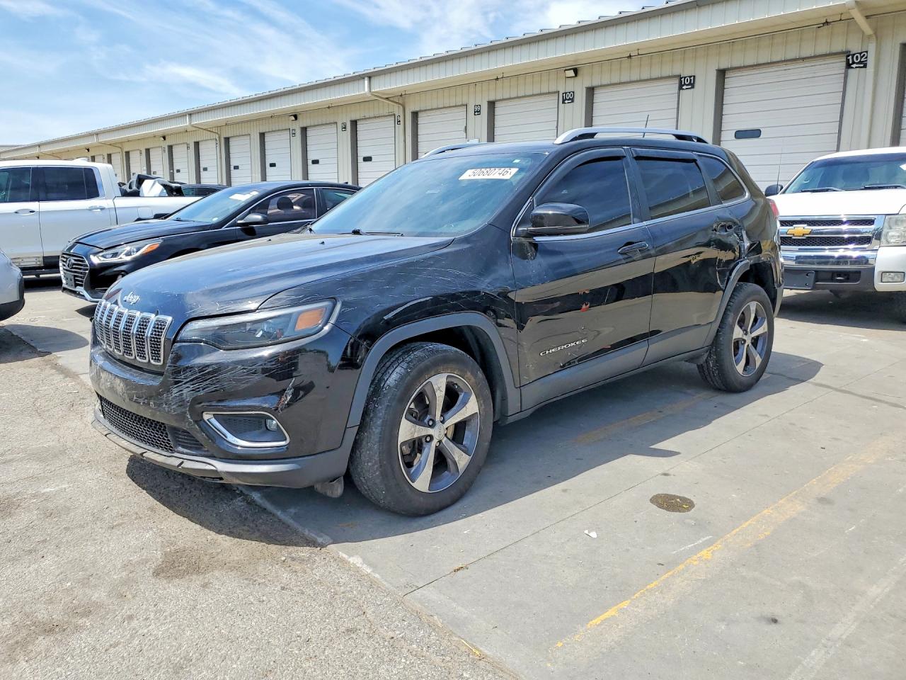 Salvage Jeep Grand Cherokee Image