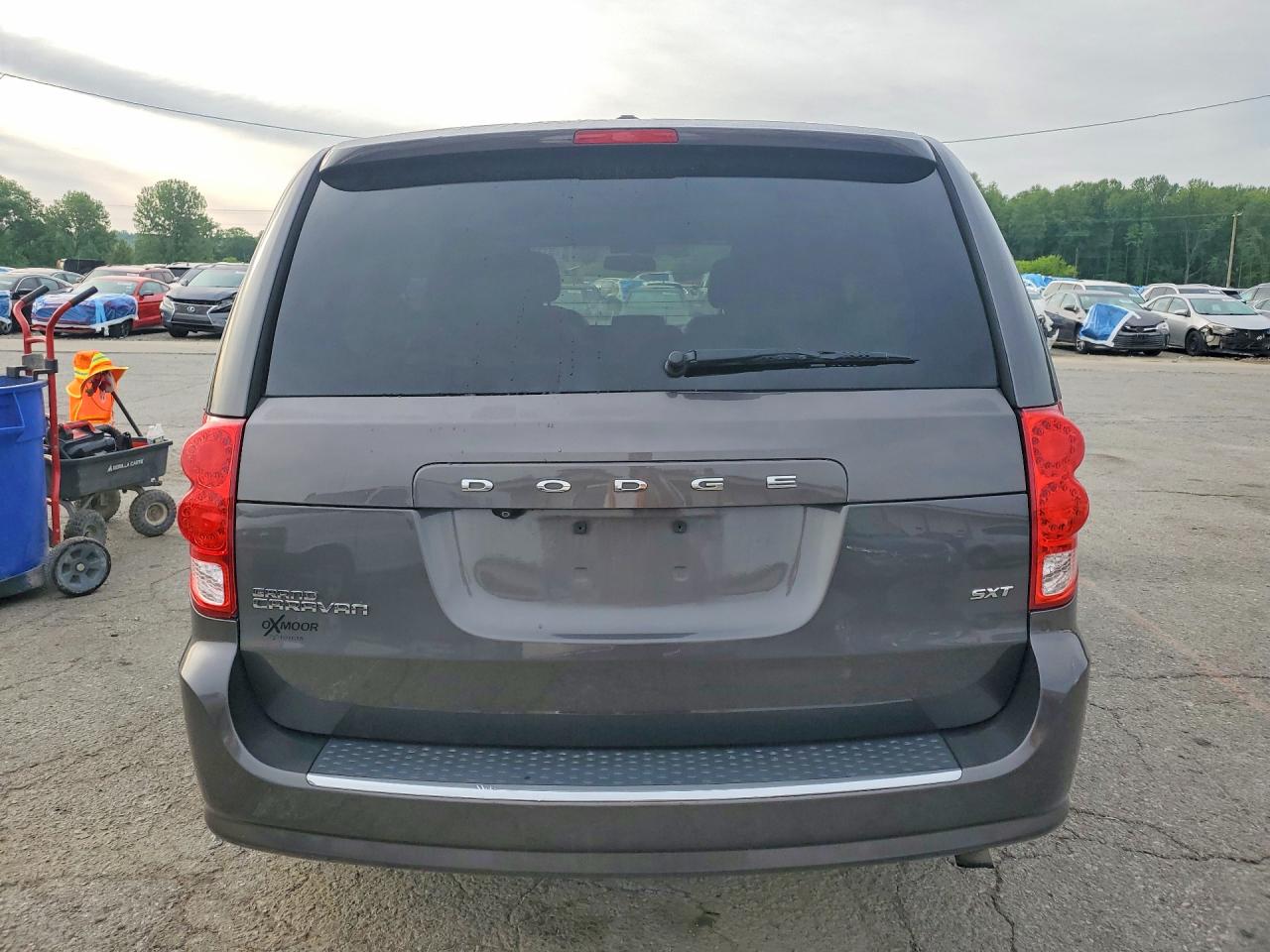 Dodge Caravan Sxt