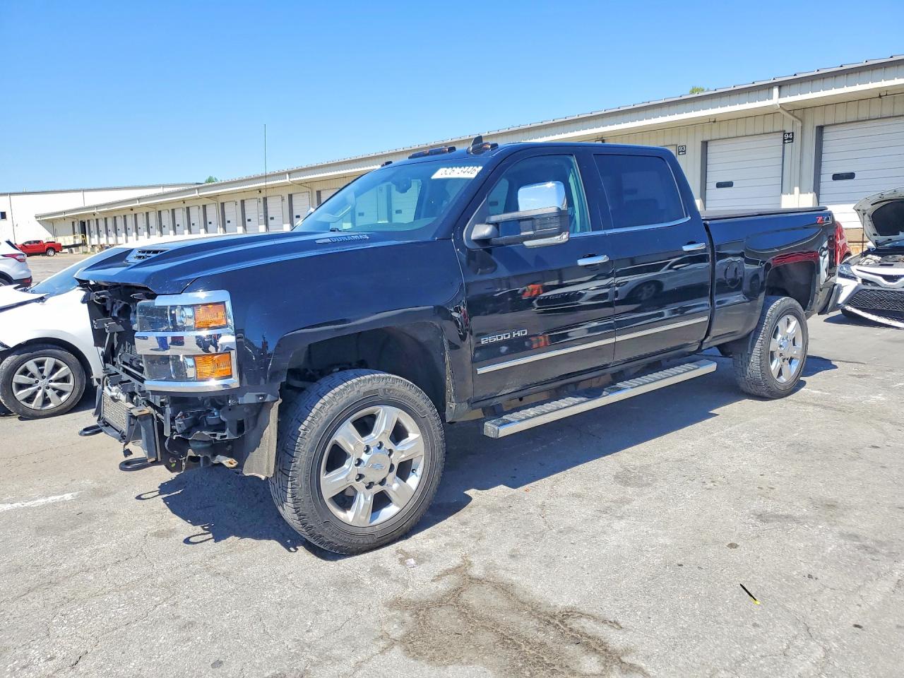 Salvage Chevrolet Silverado Image