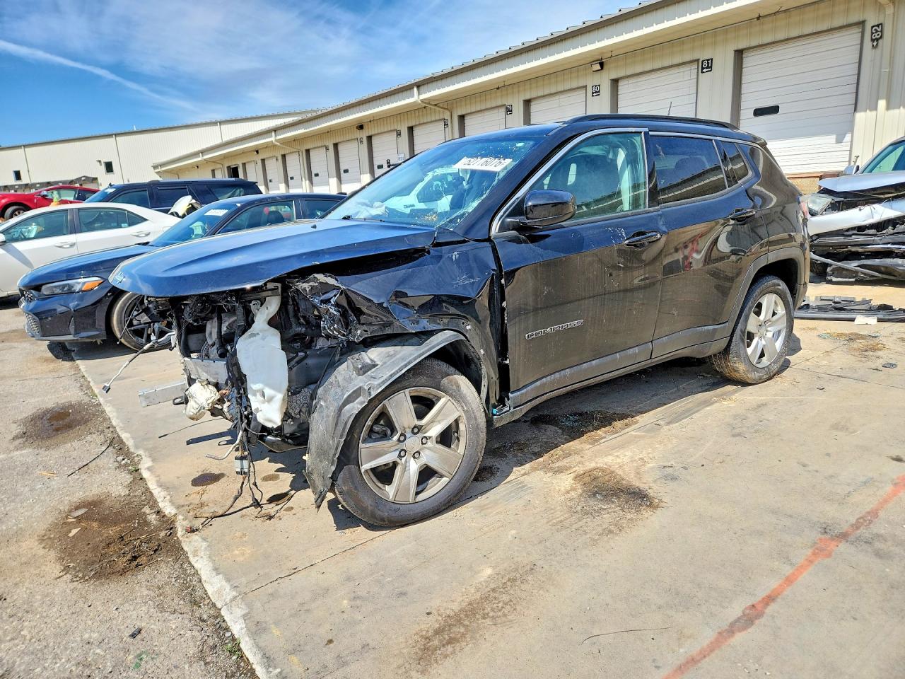 Salvage Jeep Compass Image