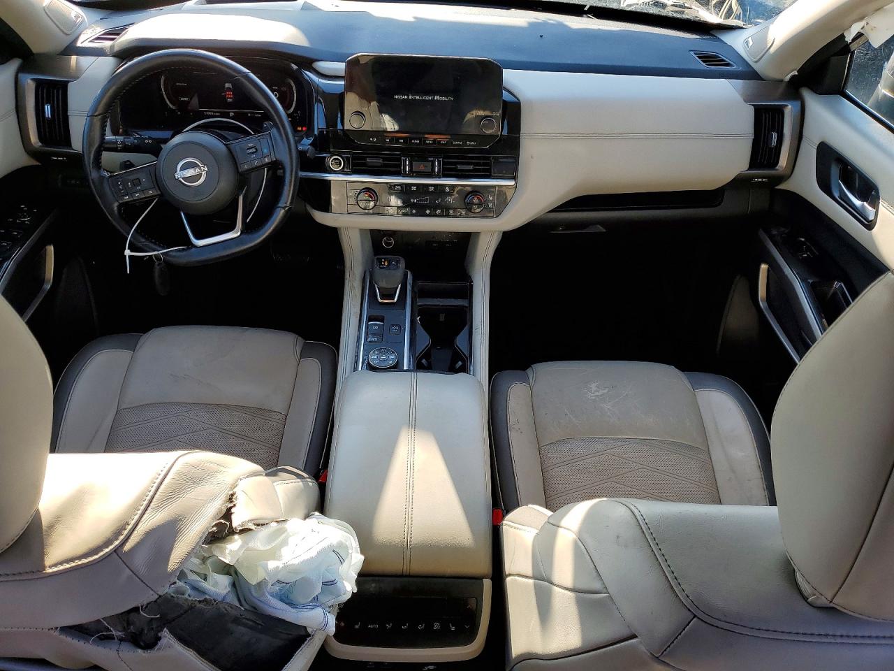 Nissan Pathfinder Platinum