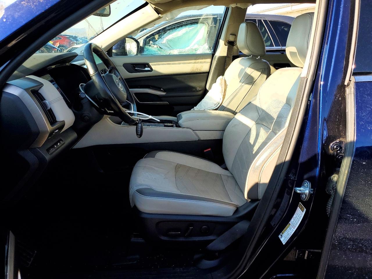 Nissan Pathfinder Platinum