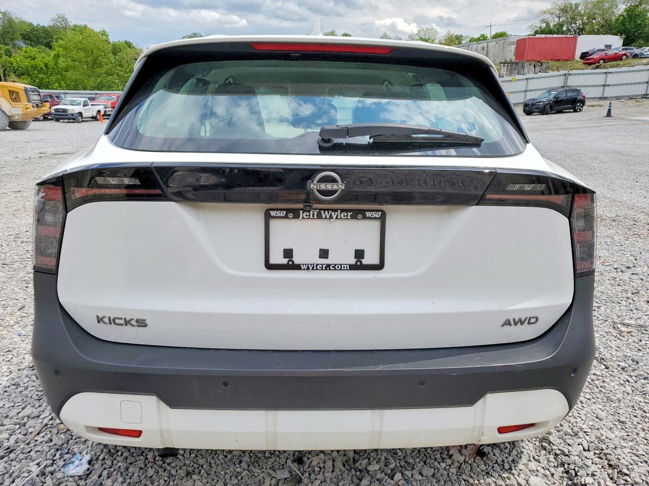 Nissan Kicks S