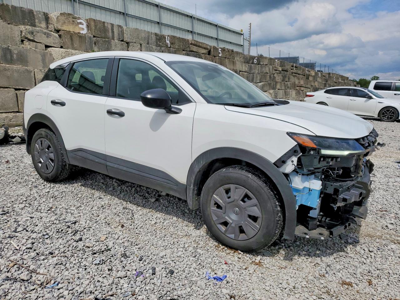 Nissan Kicks S