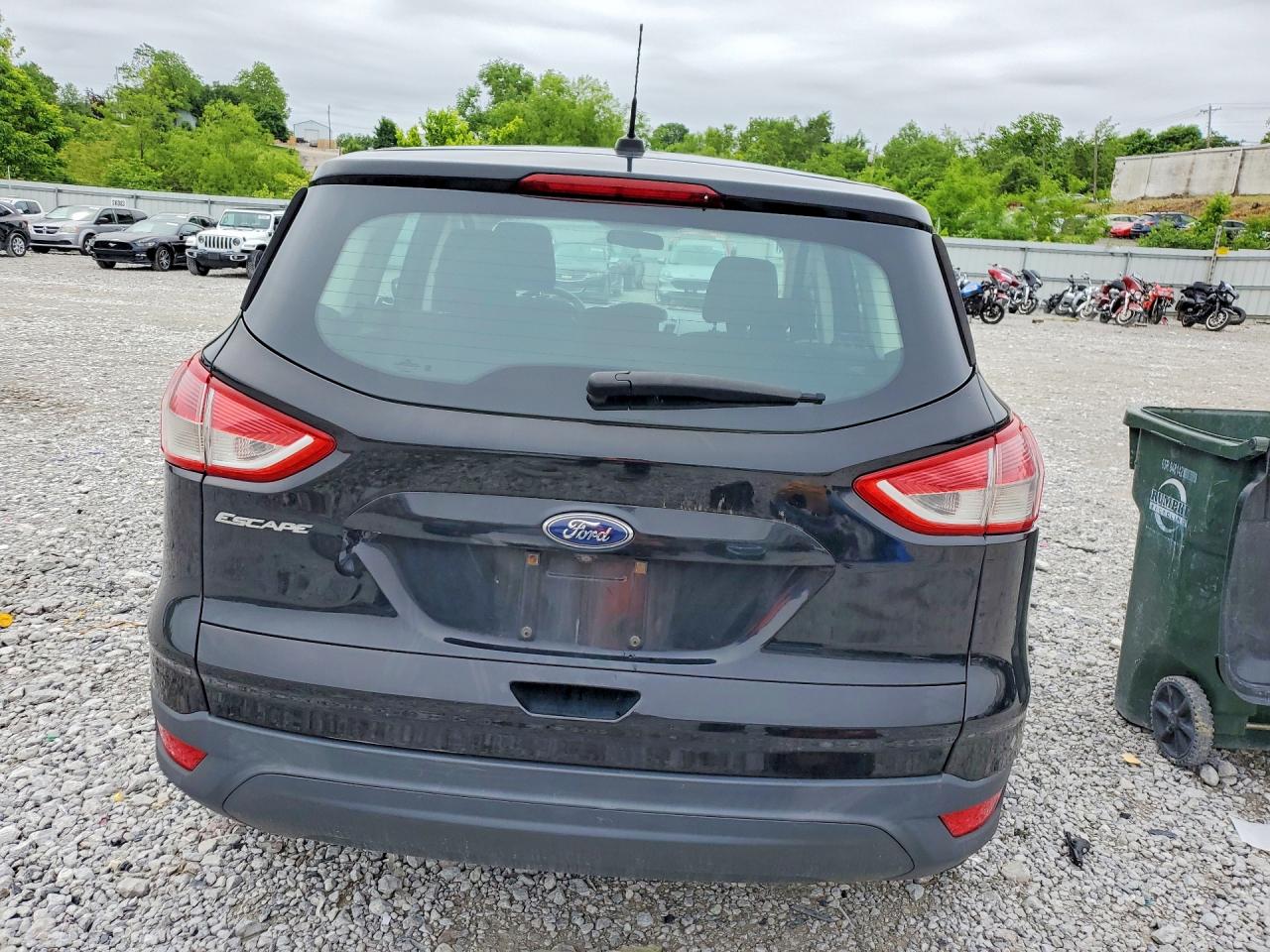 Ford Escape S
