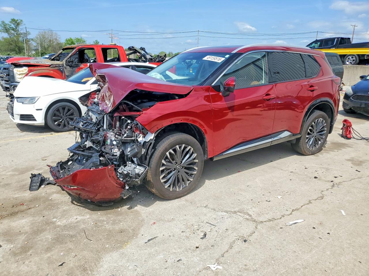 Salvage Nissan Rogue Image