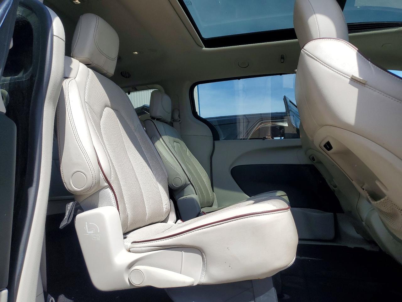 Chrysler Pacifica Limited