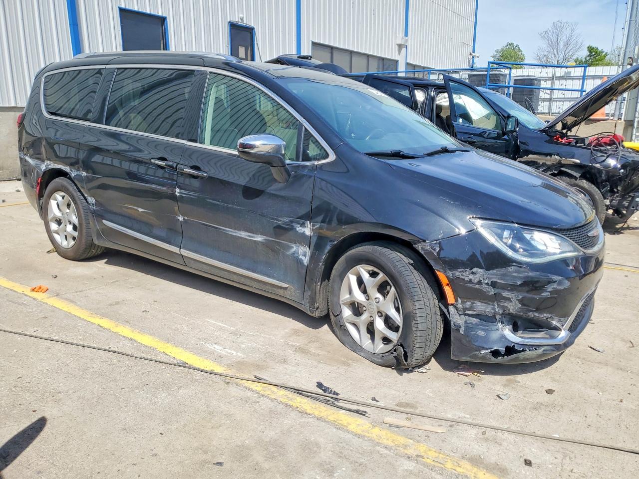 Chrysler Pacifica Limited