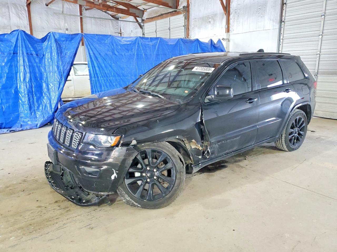 Salvage Jeep Grand Cherokee Image