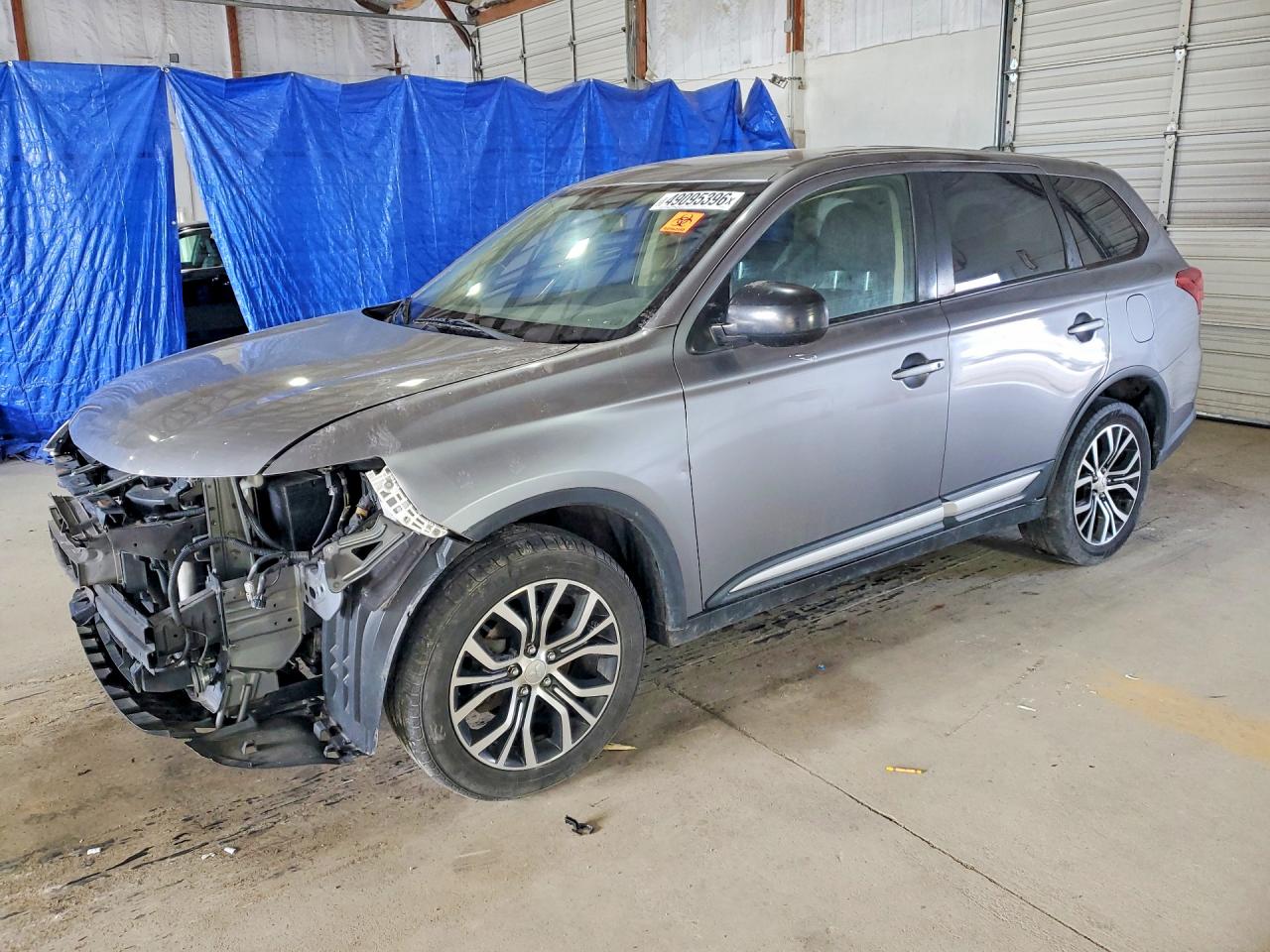 Salvage Mitsubishi Outlander Image