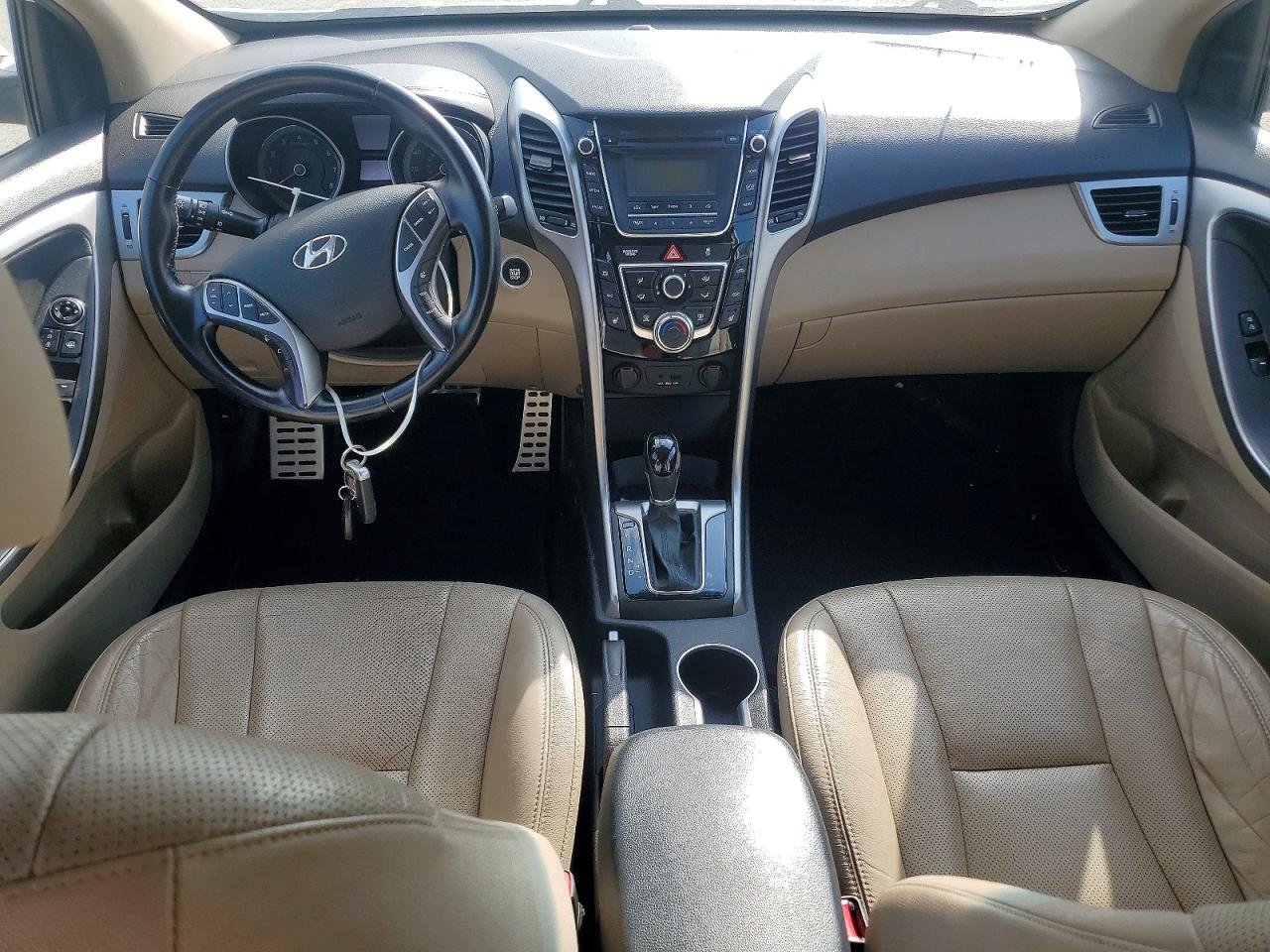 Hyundai ELANTRA Base