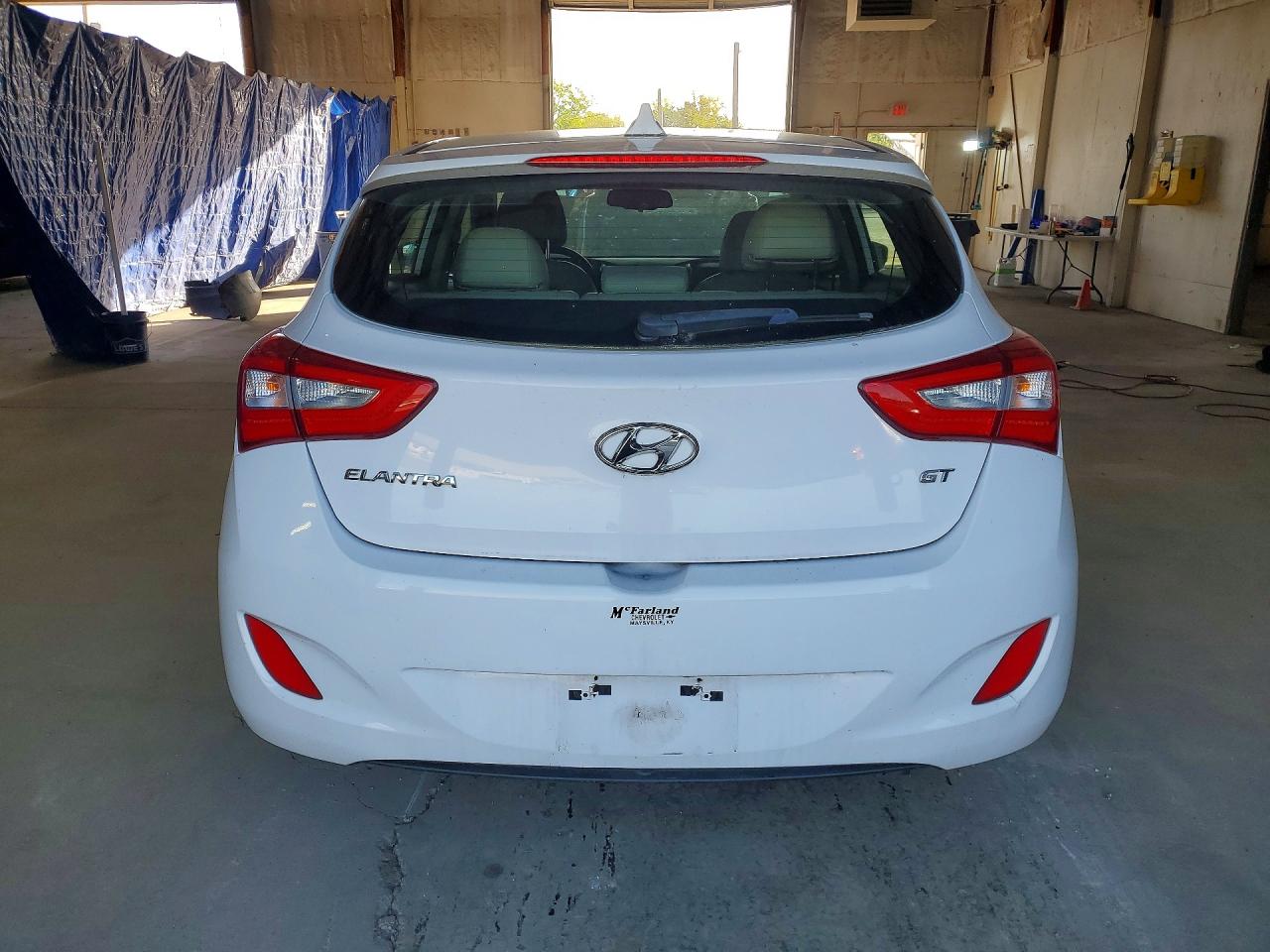 Hyundai ELANTRA Base
