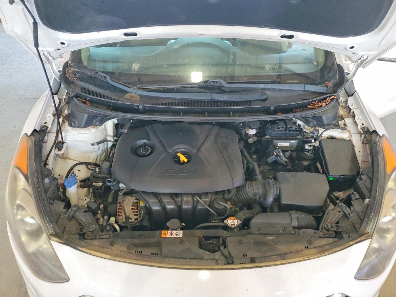 Hyundai ELANTRA Base