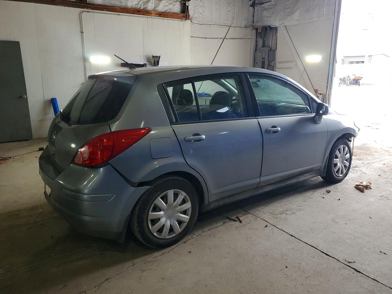 Nissan Versa 1.8 S
