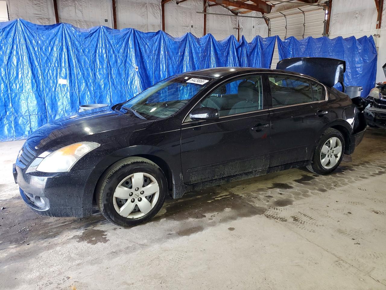 Salvage Nissan Altima Image