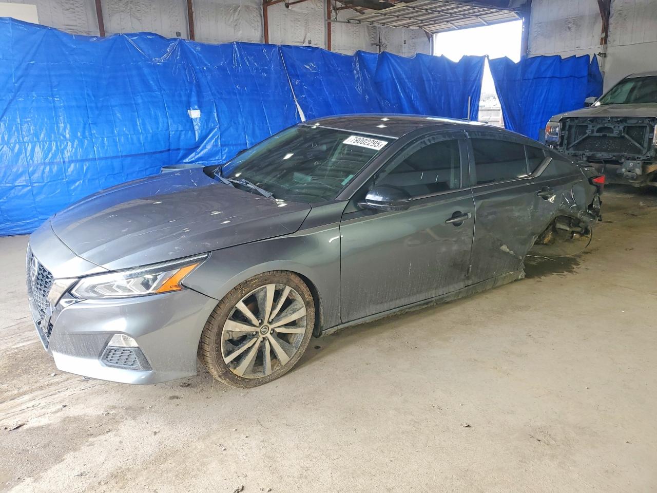 Salvage Nissan Altima Image