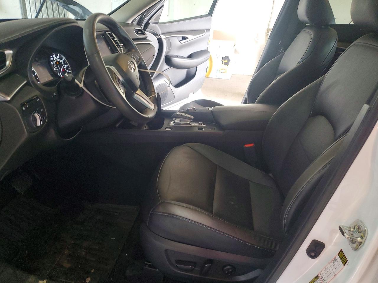 INFINITI Qx Luxe