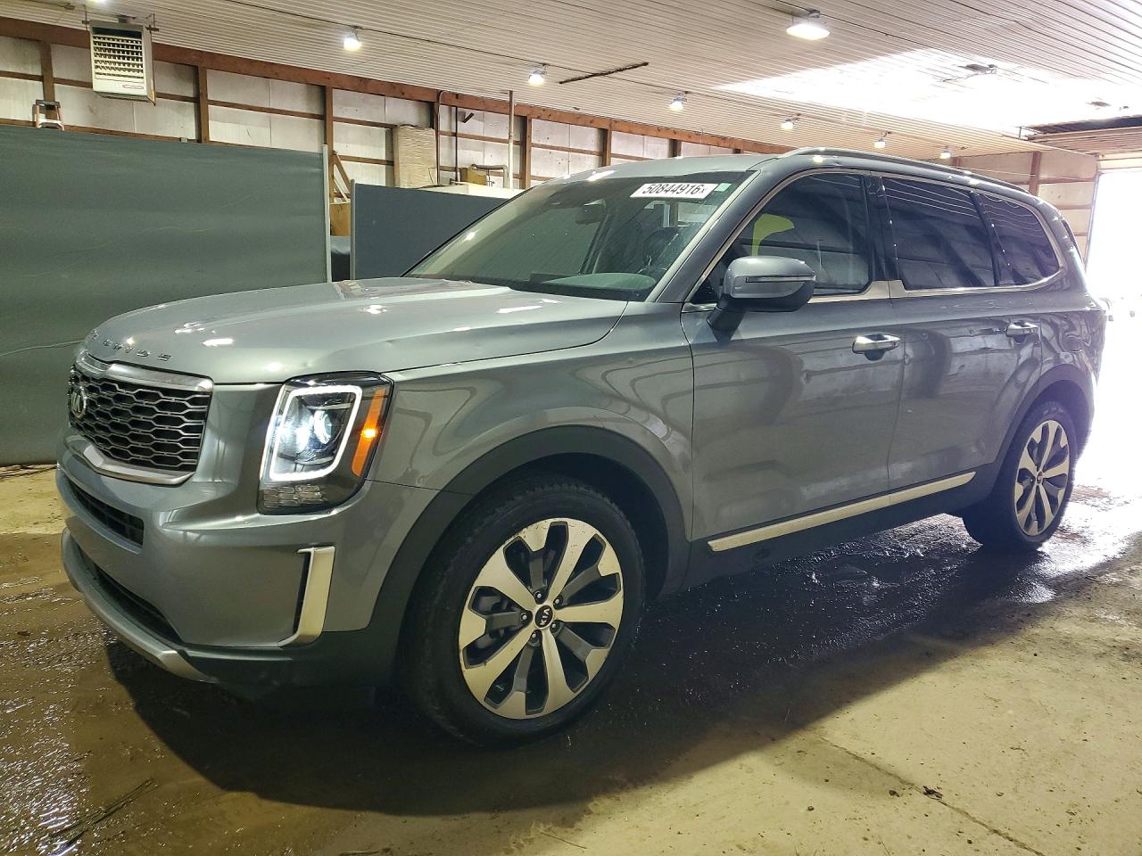 Salvage Kia Telluride Image