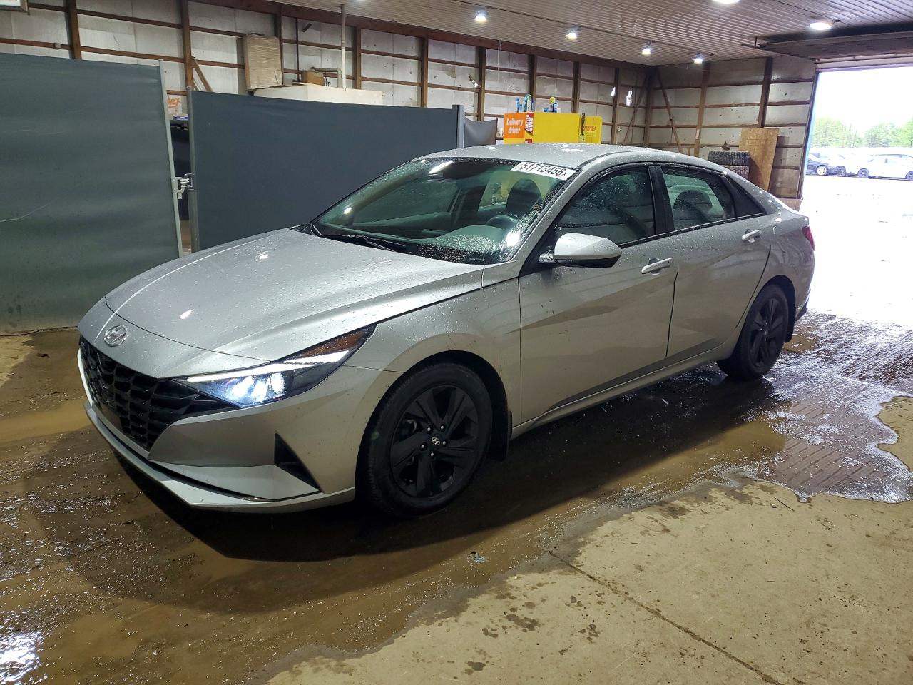 Salvage Hyundai ELANTRA Image