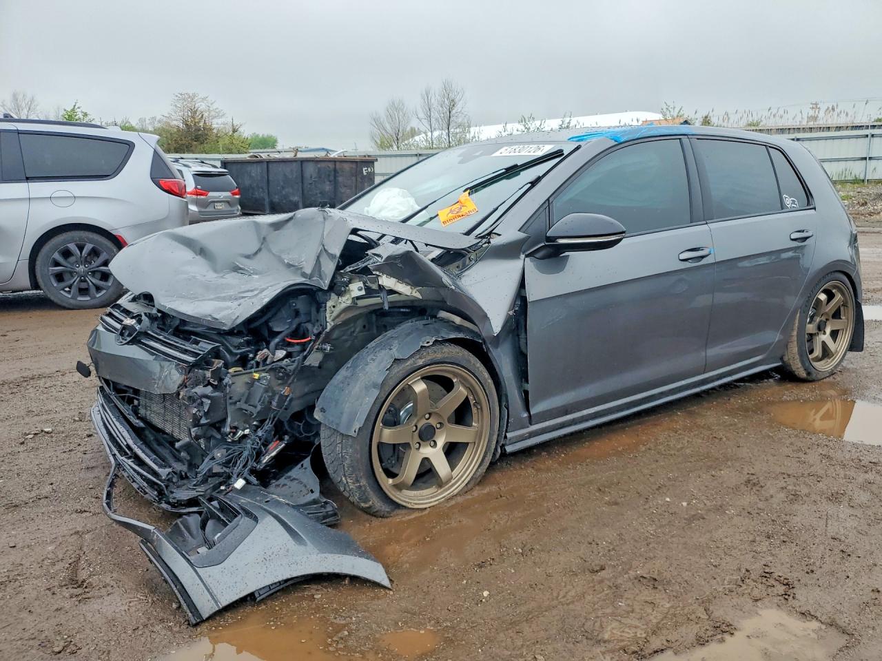 Salvage Volkswagen Golf Image