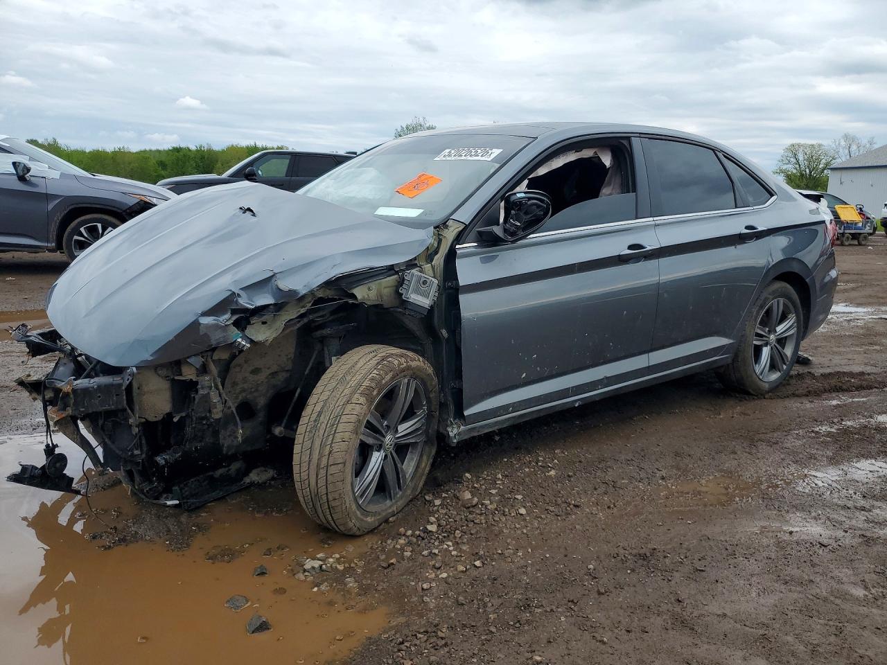 Salvage Volkswagen Jetta Image