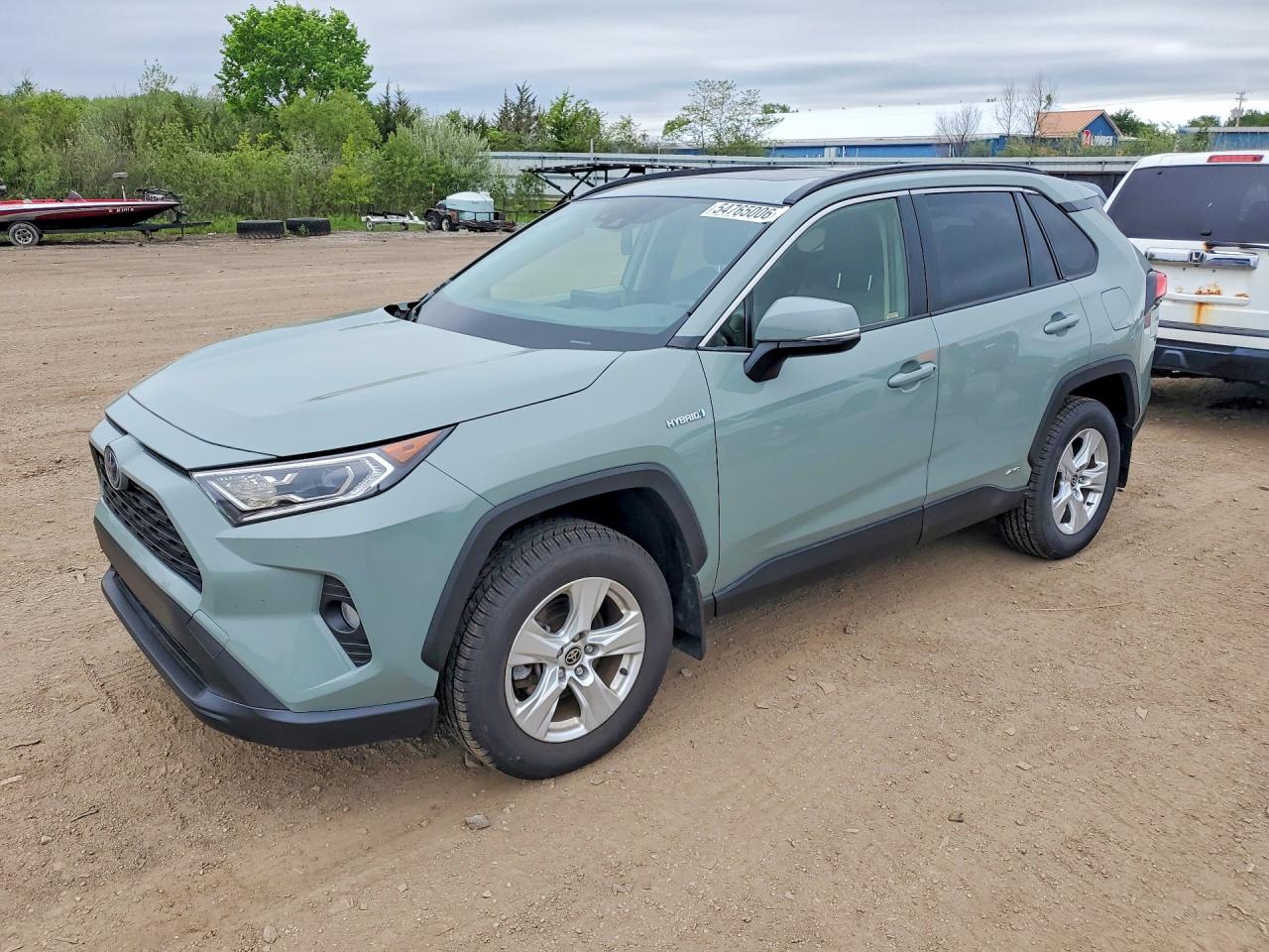 Salvage Toyota RAV4 Image