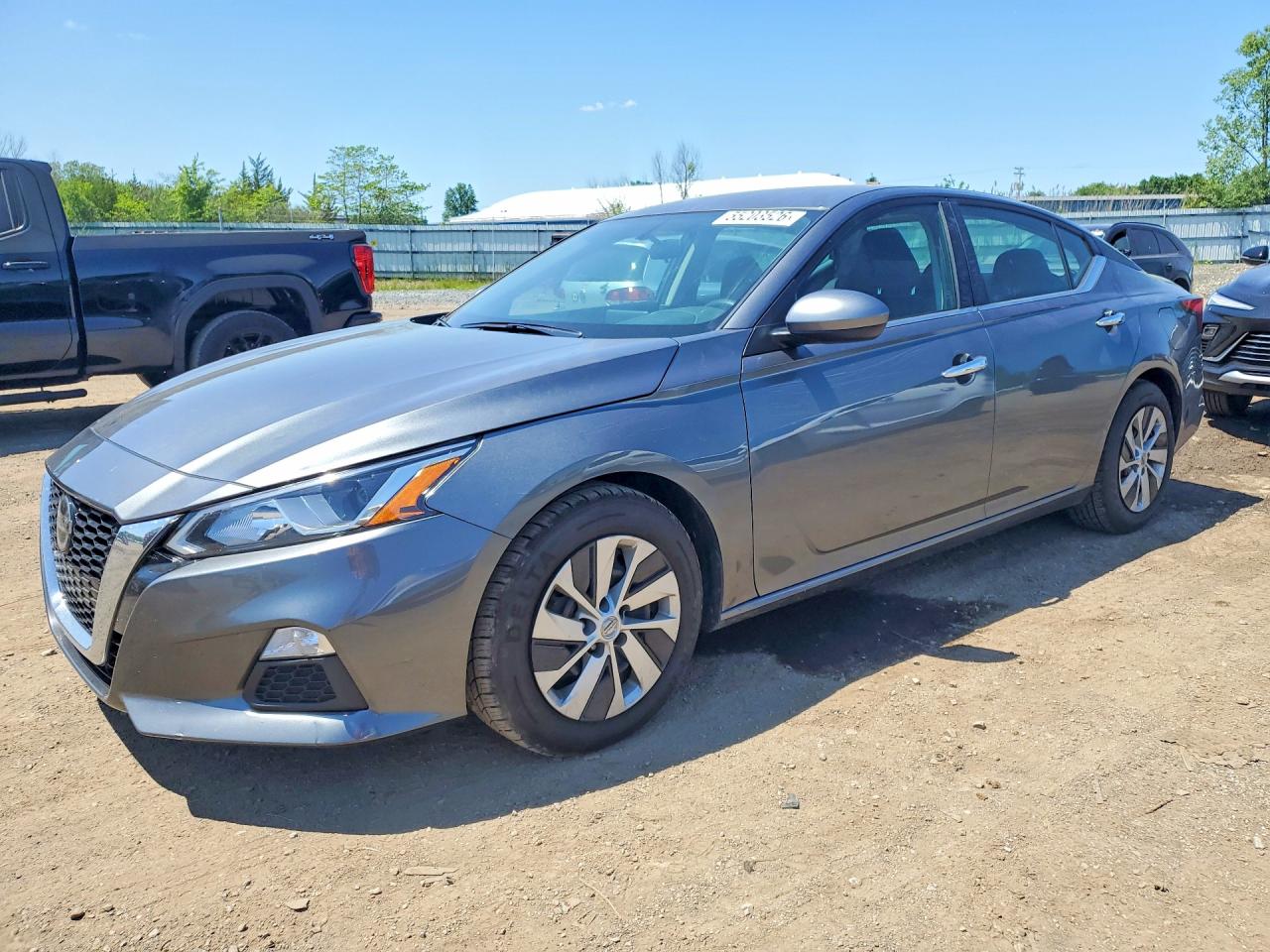 Salvage Nissan Altima Image