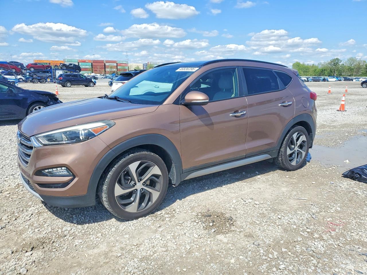 Salvage Hyundai TUCSON Image