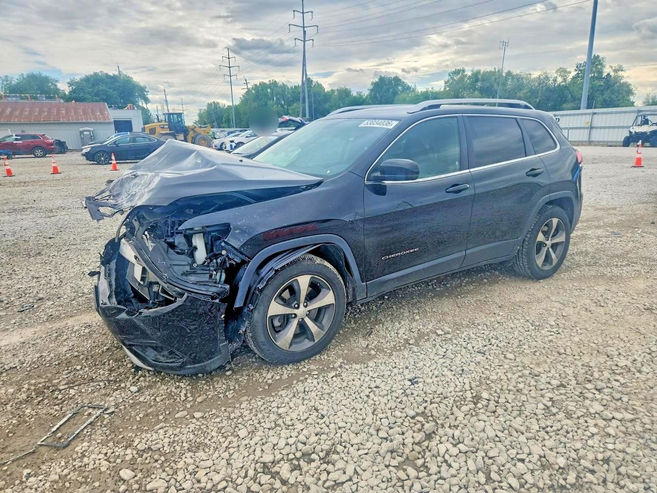 Salvage Jeep Cherokee Image