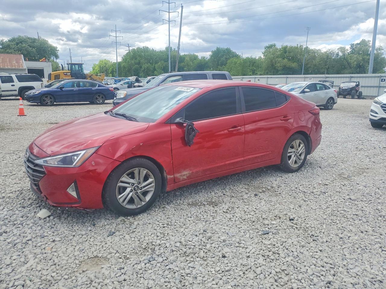 Salvage Hyundai ELANTRA Image