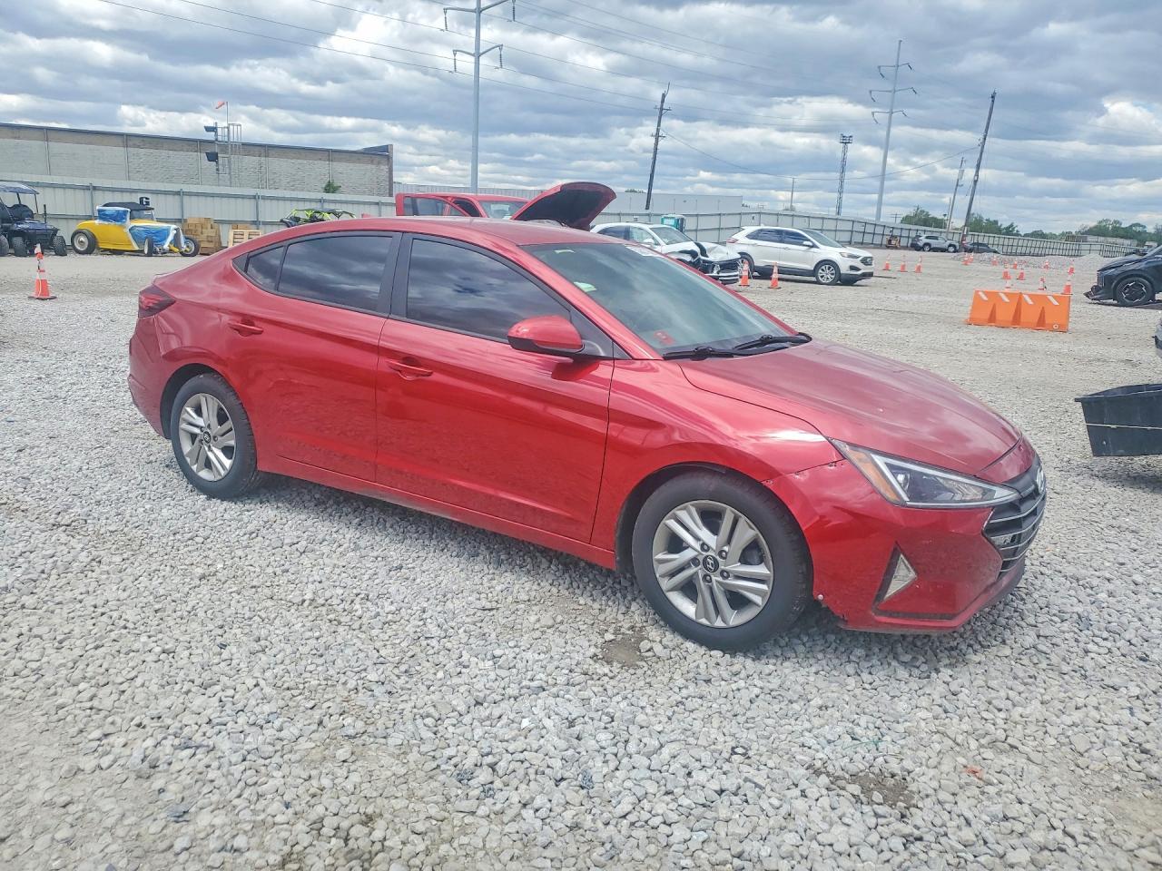 Hyundai ELANTRA Sel