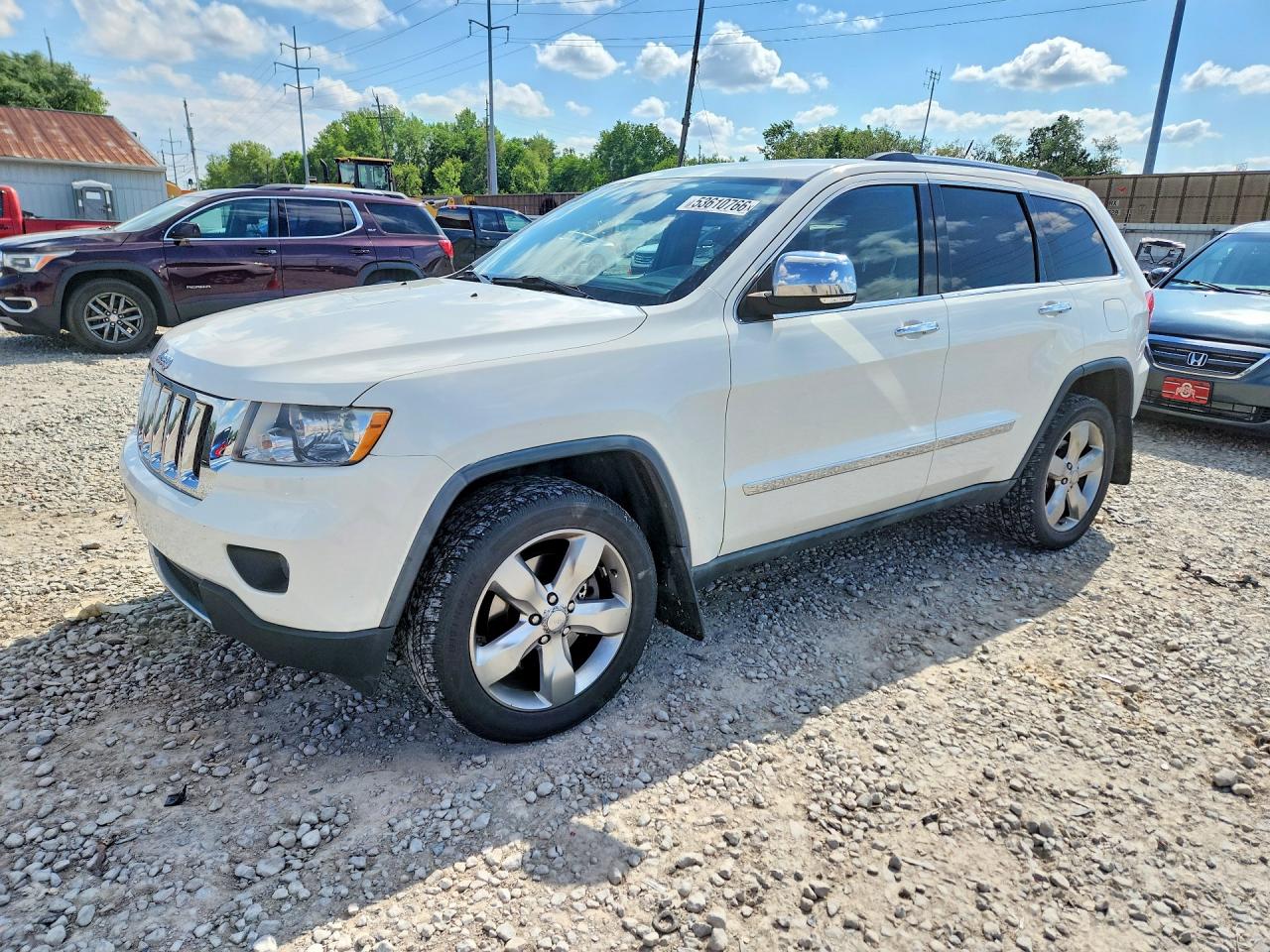 Salvage Jeep Cherokee Image