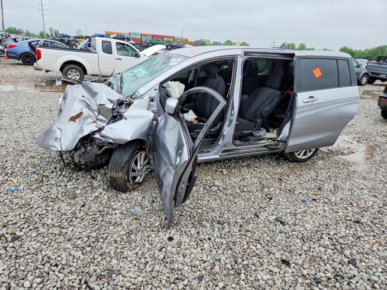 Salvage Mazda 5 Image
