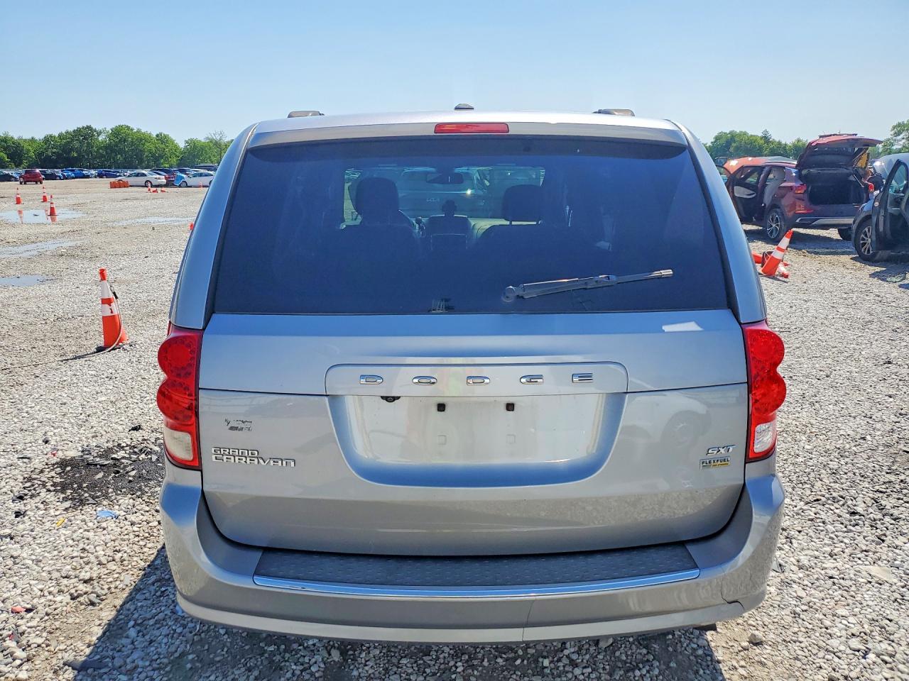 Dodge Caravan Sxt